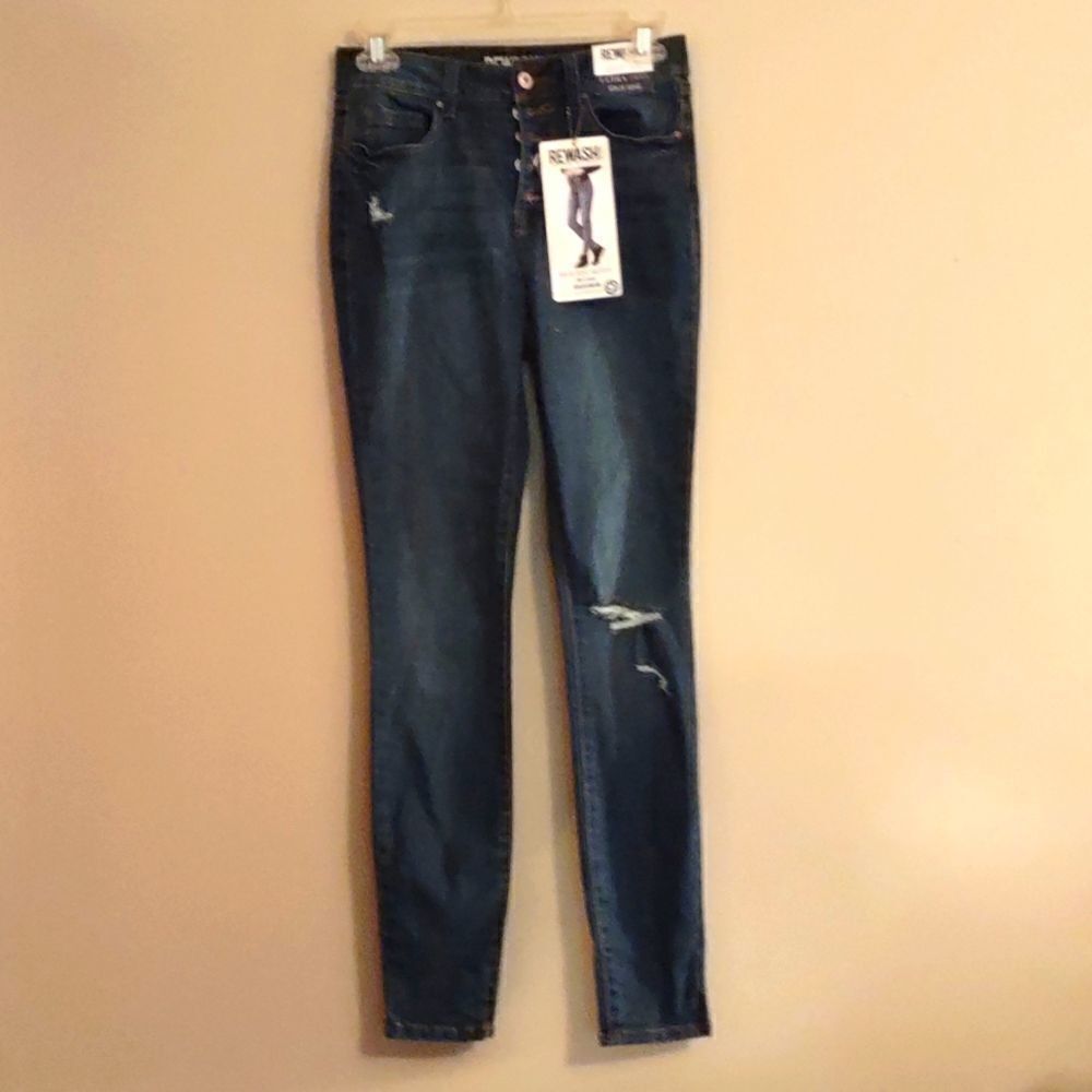 New Rewash Juniors size 3 high rise ultra‎ stretch skinny button fly jeans